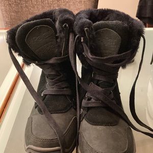 Pajar -22F black ankle boots size 7-7.5. Faux fur and suede